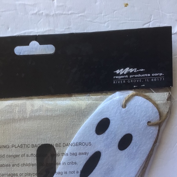 CLEARANCE MAKE OFFER !  
HALLOWEEN PARTY BANNERS BUNDLE OF THREE NWT - Picture 11 of 16